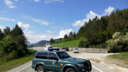 Evacuado en helicóptero un motorista al accidentarse en la NA-137, en Roncal
