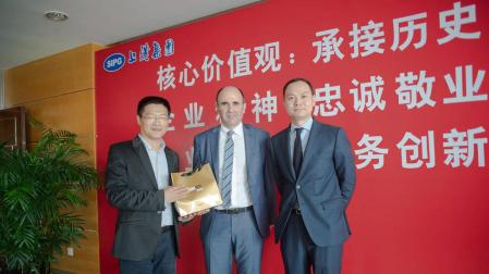 Ayerdi acude en Shanghai a un acto con representantes de empresas chinas y navarras