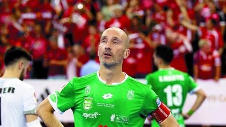 El mejor jugador navarro de la historia, Javi Eseverri, ha dejado un palmarés difícil de igualar.