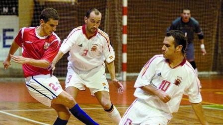 El mejor jugador navarro de la historia, Javi Eseverri, ha dejado un palmarés difícil de igualar.