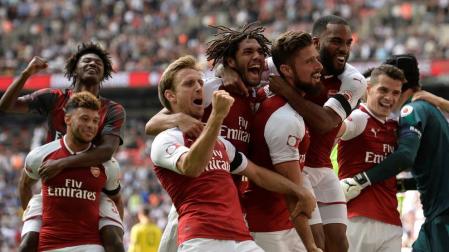 Monreal y Azpilicueta, titulares en una Supercopa inglesa que se lleva el Arsenal