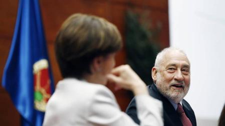 El capitalismo centra una charla del Nobel de Economía Stiglitz y estudiantes de la UPNA