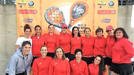 La selección navarra femenina de veteranas se mantiene en Primera