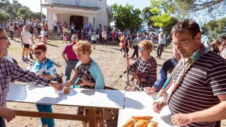 Cientos de tudelanos cumplieron con la tradición este martes 22 de mayo y acudieron a la ermita de la santa en la romería.