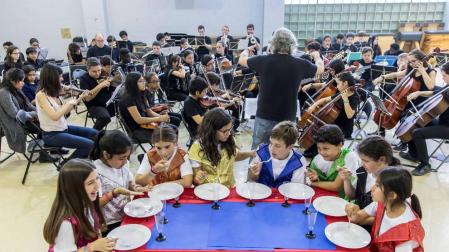 Alumnos de Vázquez de Mella-Bayonne estrenan 'Una noche mágica' en Barañáin