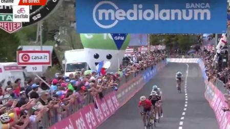 Schachmann gana en Prato Nevoso y Dumoulin acecha la 'maglia rosa' de Yates