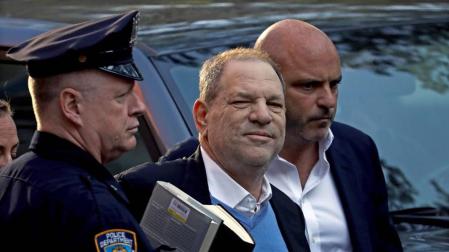 Harvey Weinstein, en libertad con cargos bajo fianza de un millón de dólares