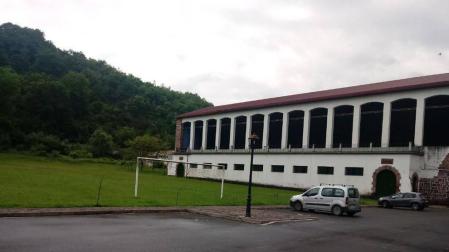 Baztan adquiere el frontón y el campo de fútbol de Oronoz-Mugaire