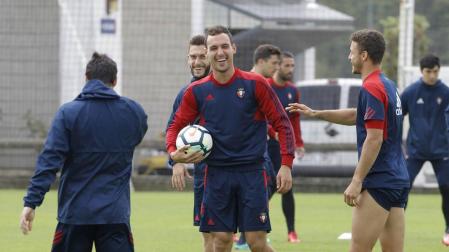 Osasuna necesita ganar hoy al Lorca para jugársela en Valladolid en la última jornada
