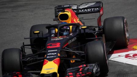 Pole para Ricciardo, Alonso 7º y Sainz 8º