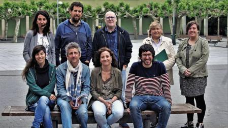 De pie, Irene Latasa y Mikel Oteiza (Villava), Alfredo Arruiz (Huarte), Elena Vizcay (Nuevo Futuro) e Idoia de Carlos (Huarte). Sentados, los técnicos Iratxe Guerra y Jon Etxeberria (Nuevo Futuro), Itziar Areta (Huarte) y Joseba Amigorena (Villava).
