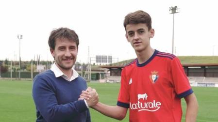 Osasuna renueva al canterano Aimar Oroz