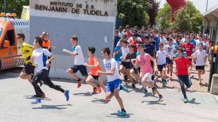Alumnos del IES Benjamín corren por solidaridad