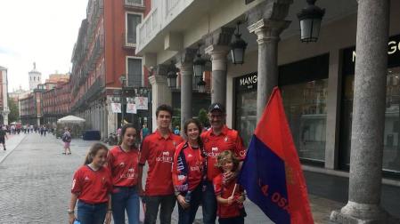 Aficionados navarros tiñeron de rojo las calles de la localidad castellano-.leonesa horas antes dle decisivo choque entre Real Valladolid y C.A. Osasuna.