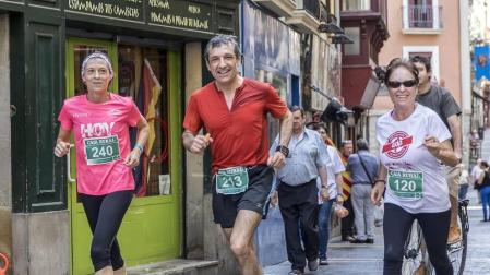 Fotos de la carrera celebrada este domingo en el Casco Viejo de Pamplona.