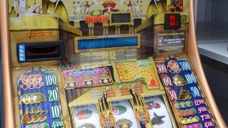 Campaña de control de venta de alcohol y acceso al juego a menores de Navarra
