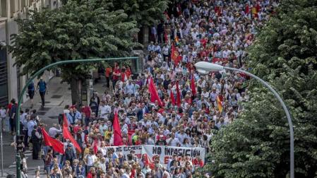 Fotos de la manifestación contra la política lingüística del Gobierno de Navarra celebrada este sábado en Pamplona.
