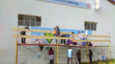 Cinco valles reivindican un Pirineo vivo mediante murales de pintura