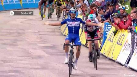 Alaphilippe se luce en el primer final en alto del Dauphiné