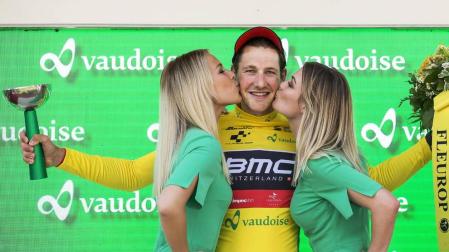 El suizo Kung, primer líder tras triunfo BMC en contrarreloj por equipos