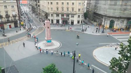 Una cadena humana de Vitoria a San Sebastián por el derecho a decidir