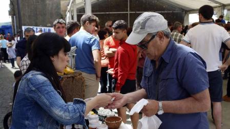 Eltzaburu acogió el domingo un nuevo día dedicado a la cuajada. El Valle de Ultzama dedicó, por noveno año, una jornada para conocer cómo se elabora de forma tradicional este postre estrella de la zona