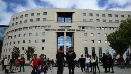 La fiscal pide que los miembros de 'La Manada' continúen en prisión