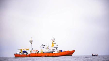 Alcaldes italianos ofrecen acoger a los inmigrantes del 'Aquarius' tras el "no"de Salvini