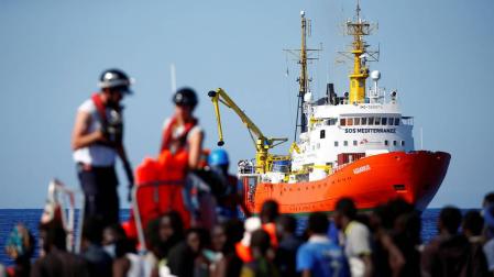 Valencia se ofrece a acoger el barco con refugiados que ha rechazado Italia