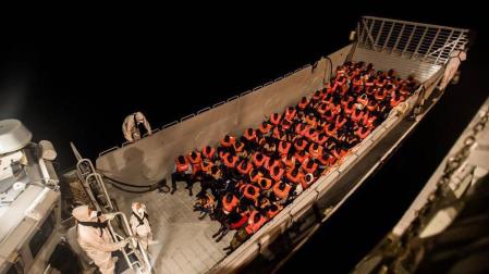 Los inmigrantes del Aquarius llegarán a España en varios buques intalianos