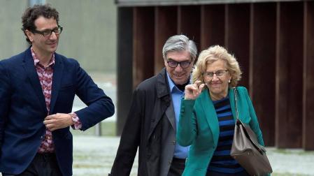 Don Felipe ha llegado a Pamplona a las 11.30 horas acompañado por el ministro de Fomento, José Luis Ábalos