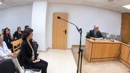 El abogado de Juana Rivas se va de la sala y obliga a aplazar el juicio