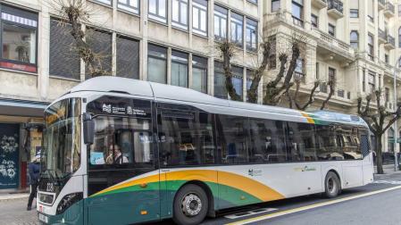 El Gobierno de Navarra subvenciona la electrificación de una línea de villavesa