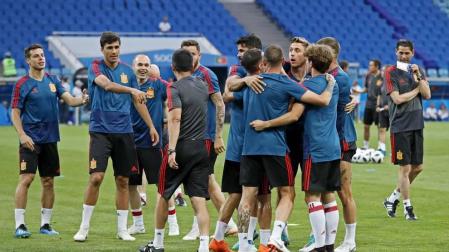 España debuta hoy en el Mundial tras el terremoto de los últimos días