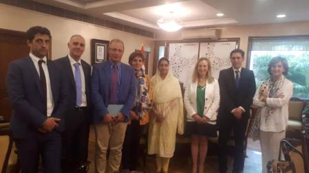La ministra india de Alimentos recibe a una representación del Gobierno de Navarra