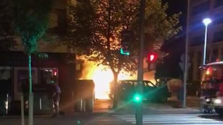 Incendio en varios coches estacionados en Iturrama
