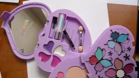 Retirado un kit de maquillaje infantil por tener amianto