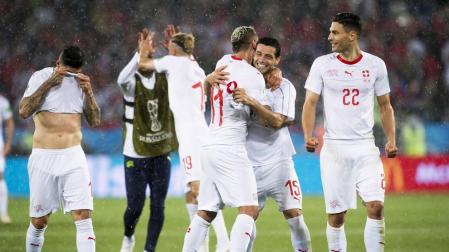Suiza noquea a Serbia sobre la campana