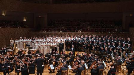 El Orfeón Pamplonés debuta y cautiva en el festival ruso Noches Blancas