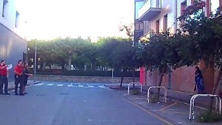 Una mujer amenaza con suicidarse con una escopeta en una calle de Tafalla
