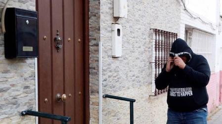 José Ángel Prenda regresa a su domicilio del barrio de Amate de madrugada