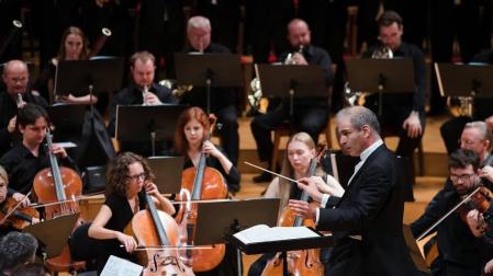 El Orfeón Pamplonés cerraba este sábado con una lluvia de aplausos su participación en las Noches Blancas de San Petersburgo tras dos conciertos que pusieron en pie al público del Mariinsky Concert Hall.
