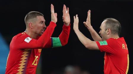 El VAR resucita a España, que pasa primera de grupo