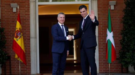 Sánchez acuerda con Urkullu el acercamiento de presos y  el traspaso de competencias