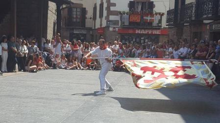 Santesteban, hasta la bandera