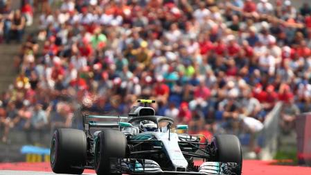 Bottas logra la 'pole' en Austria, la primera de la temporada
