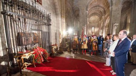 Las instituciones navarras homenajean a los Reyes y Reinas de Navarra en Leyre
