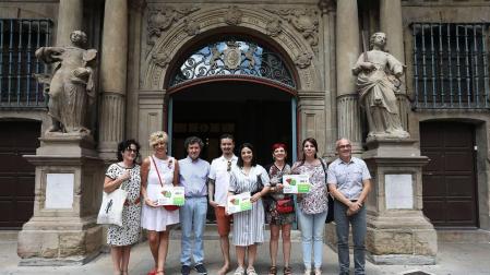 Floristería San Fermín gana el I Concurso  de escaparates sanfermineros