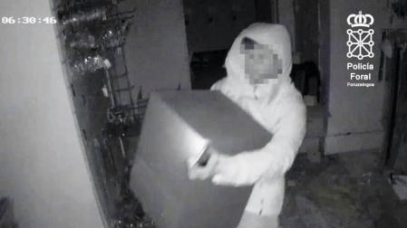 Detenidos por un robo con fuerza de 7.000€ en una tienda de Pamplona