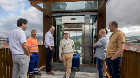 Entra en funcionamiento el ascensor de Mendillorri